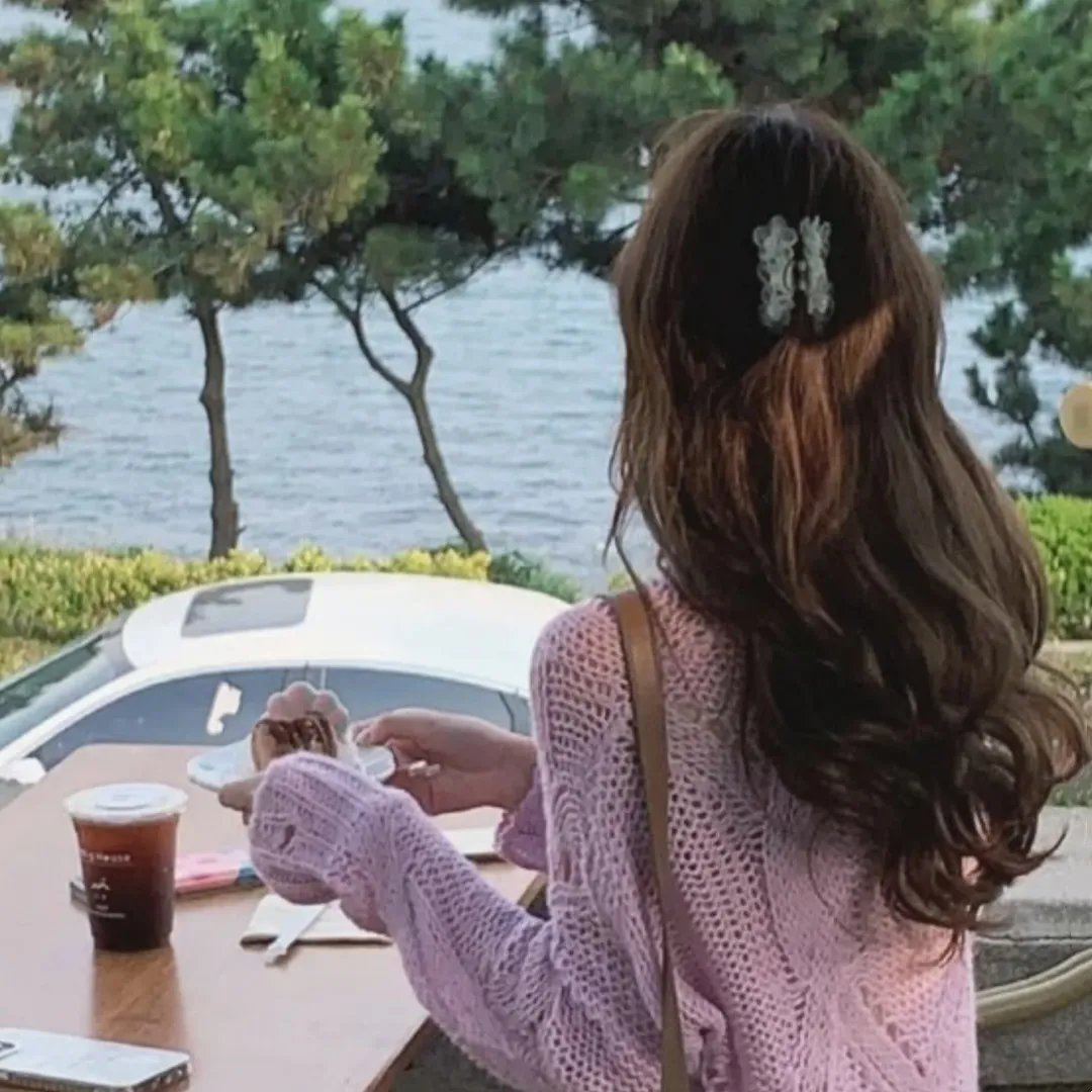 好女孩高清在线观看封面